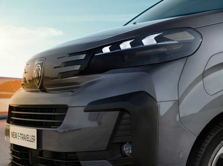 Nuovo PEUGEOT E-TRAVELLER frontale